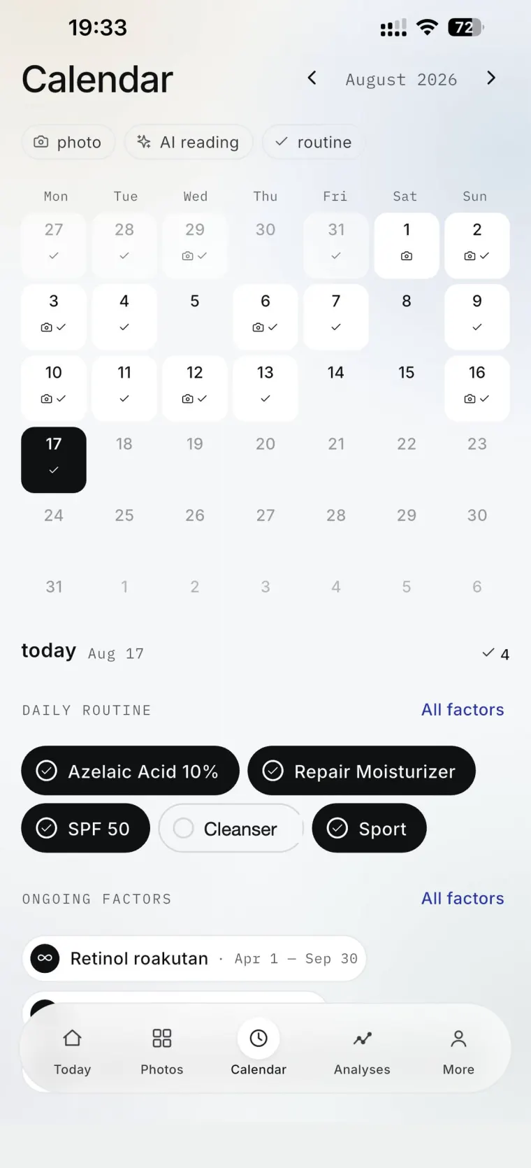 MorphTrack calendar with the days you logged a photo or a routine